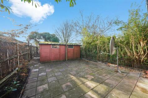 Gardenn &amp; rear area