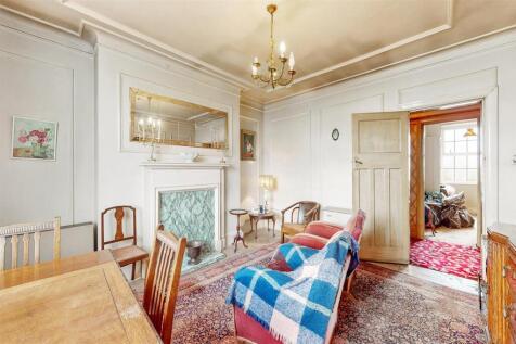 Double bedroom/lounge