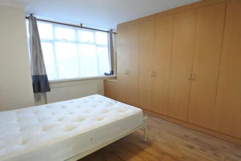 Double bedroom with fitted wardrobes