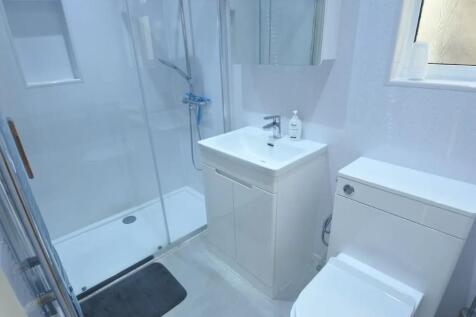 Modern fitted bathroom combined W.C