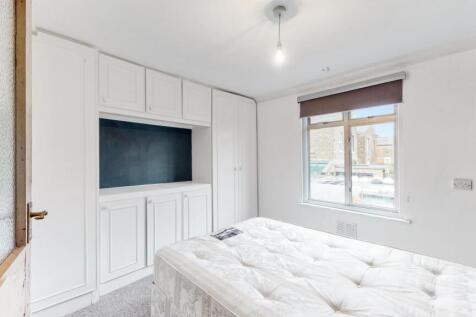 Rear double bedroom