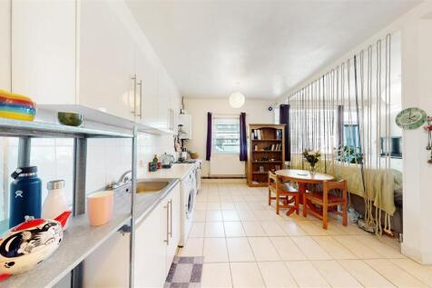 Kitchen/dining area