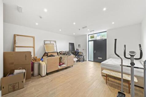 Unit B Main room
