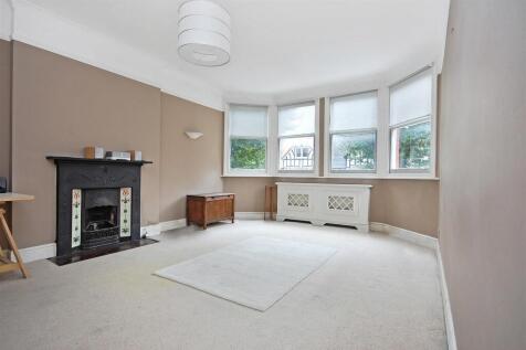 Reception room with high ceilings