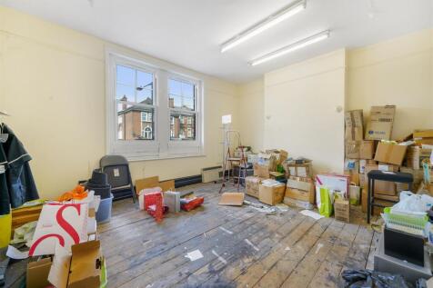First floor, Room 7
