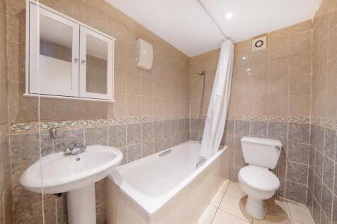 Family bathroom combined W.C