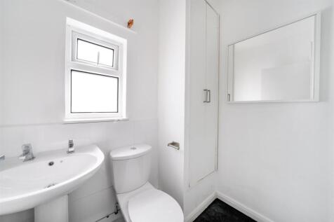 Modern fitted bathroom combined W.C