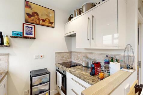 Reccess kitchen with marble worktops