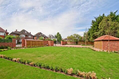 Communal rear garden &amp; off street parking