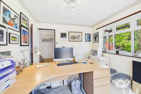 Office/Rear Snug