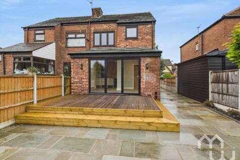 Rear Patio/Decking