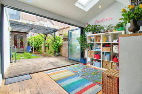 Property Image 4
