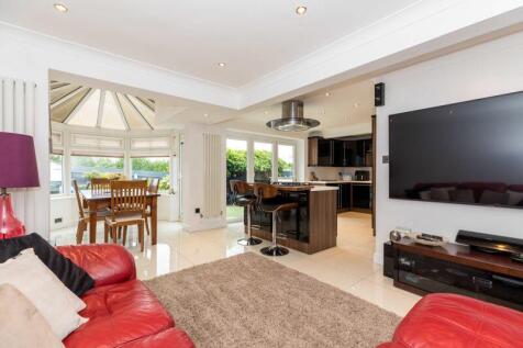 Kitchen Family Room