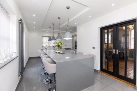 Lounge Kitchen