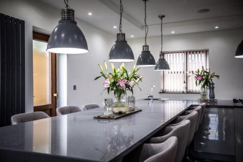 Lounge Kitchen