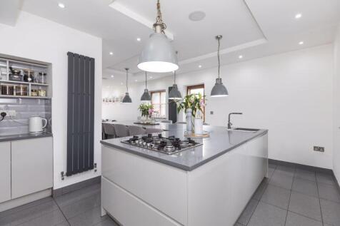 Lounge Kitchen