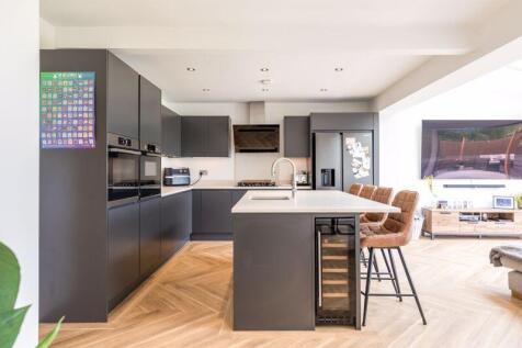 Kitchen Family Room