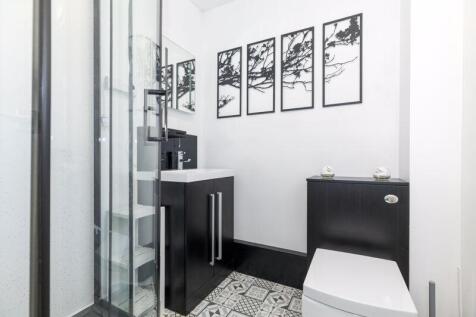 Family shower room