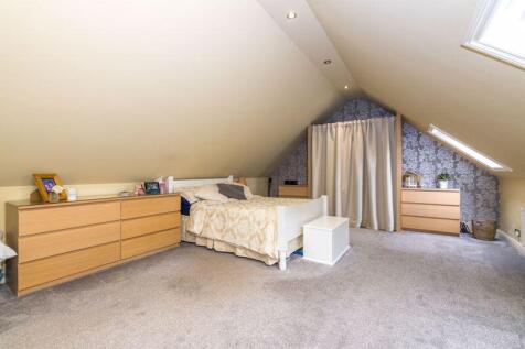 Master bed (loft)