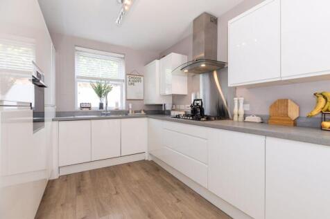 Kitchen / Lounge 