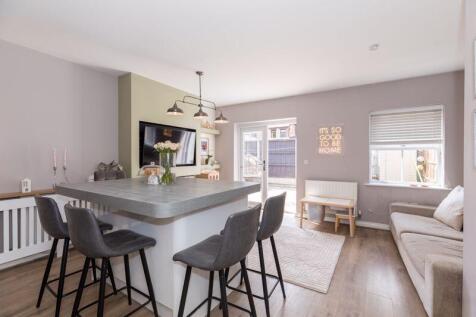 Kitchen / Lounge 