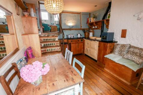 KITCHEN/BREAKFAST ROOM