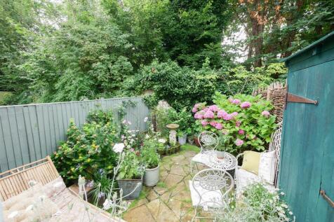 COURTYARD GARDEN