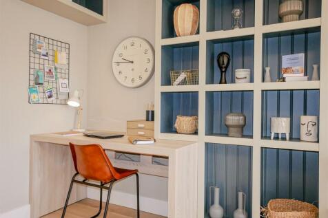 FITTED DESK