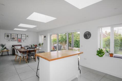 OPEN PLAN KITCHEN/DINER