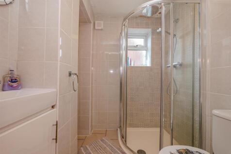 Shower/Cloakroom