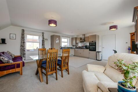 Open Plan Kitchen/Living Area