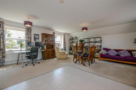 Open Plan Kitchen/Living Area