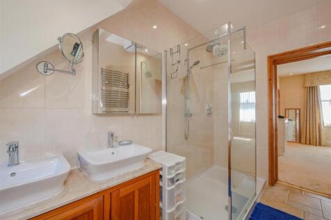 En-Suite (1)
