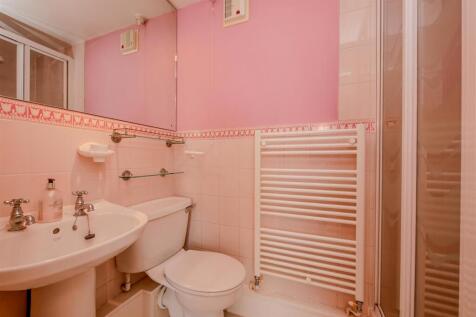 En-Suite (2)