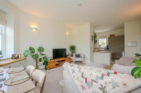 Open Plan Kitchen/Living/Dining Room