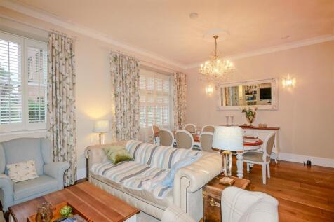 LOUNGE / DINER