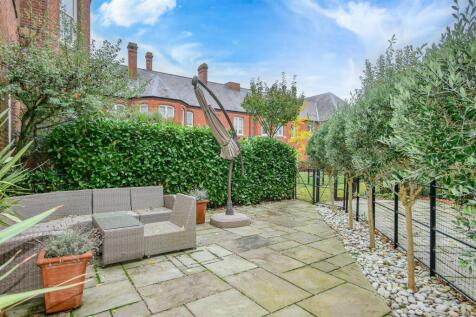 REAR COURTYARD