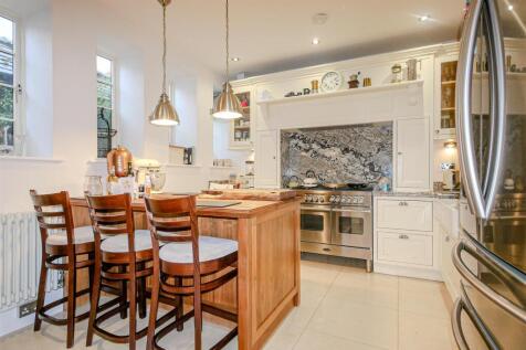 KITCHEN / BREAKFAST ROOM