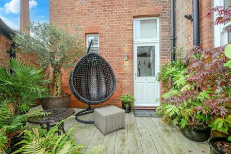 FRONT COURTYARD