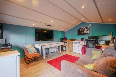 Studio/Outbuilding
