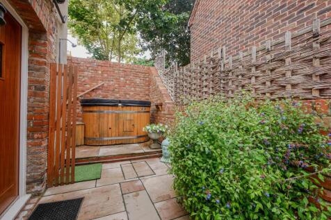 Rear Courtyard