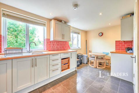 Kitchen &amp; Dining Room