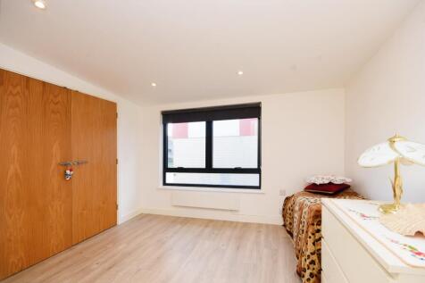 Living Room/Bedroom