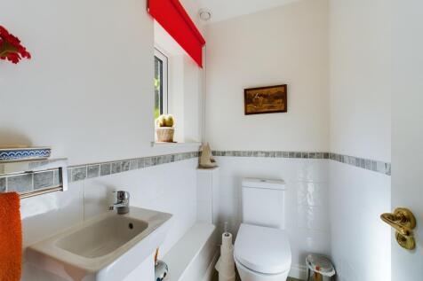 Cloakroom/WC