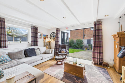 Sitting/Family Room