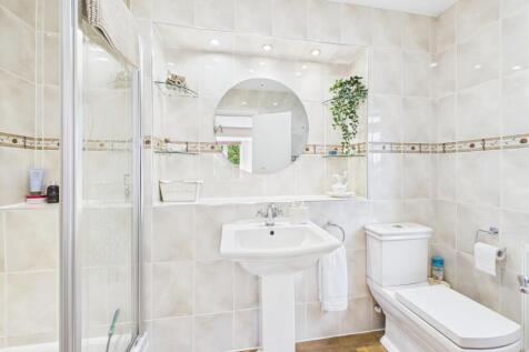 Master En-Suite