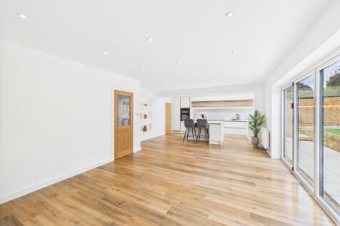 Kitchen/ Living Area