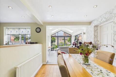 Kitchen Dining Area