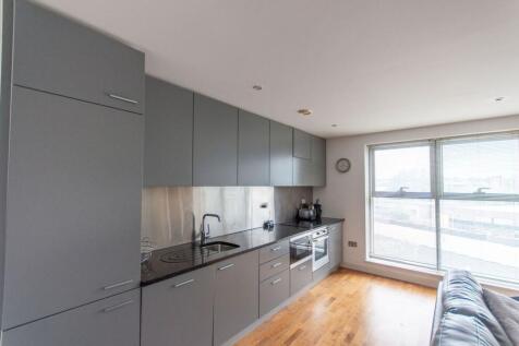 OPEN-PLAN LIVING AREA