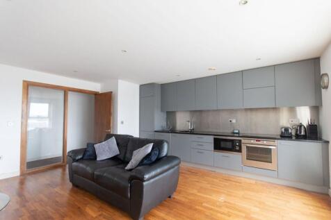 OPEN-PLAN LIVING AREA